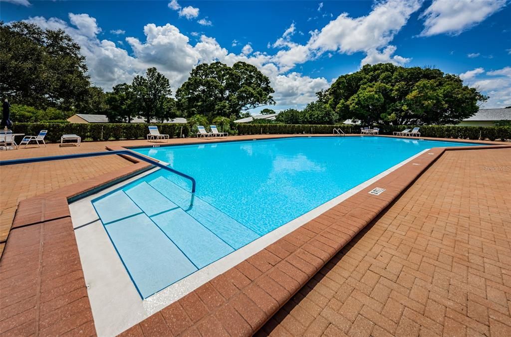 合同活跃: $449,000 (2 贝兹, 2 浴室, 1545 平方英尺)