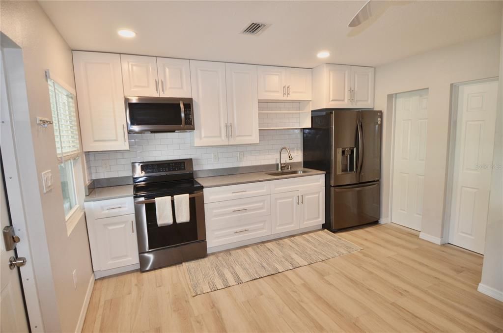 For Sale: $675,000 (5 beds, 0 baths, 2802 Square Feet)