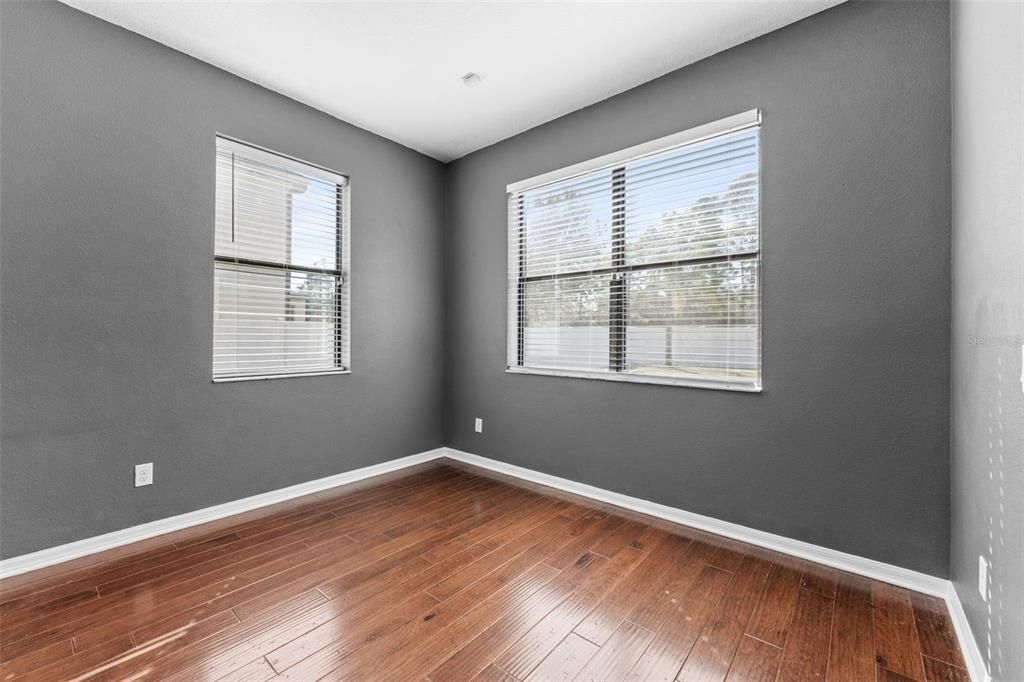 En Venta: $715,000 (5 camas, 3 baños, 3325 Pies cuadrados)