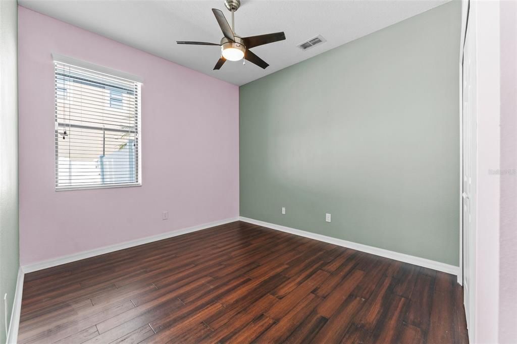 En Venta: $715,000 (5 camas, 3 baños, 3325 Pies cuadrados)