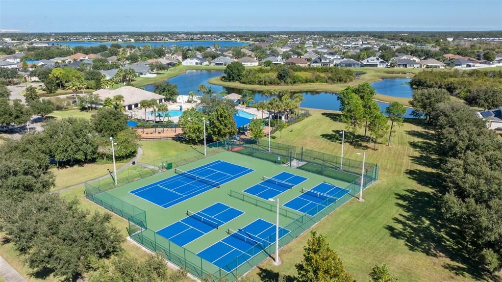 En Venta: $715,000 (5 camas, 3 baños, 3325 Pies cuadrados)