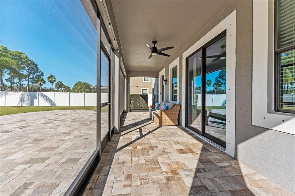 En Venta: $715,000 (5 camas, 3 baños, 3325 Pies cuadrados)