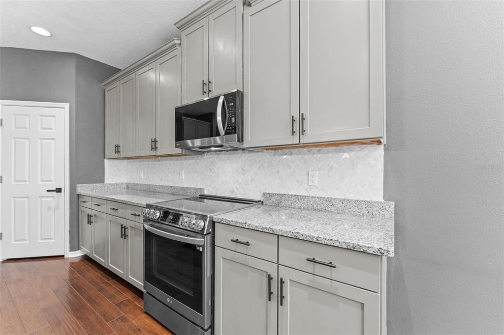 En Venta: $715,000 (5 camas, 3 baños, 3325 Pies cuadrados)