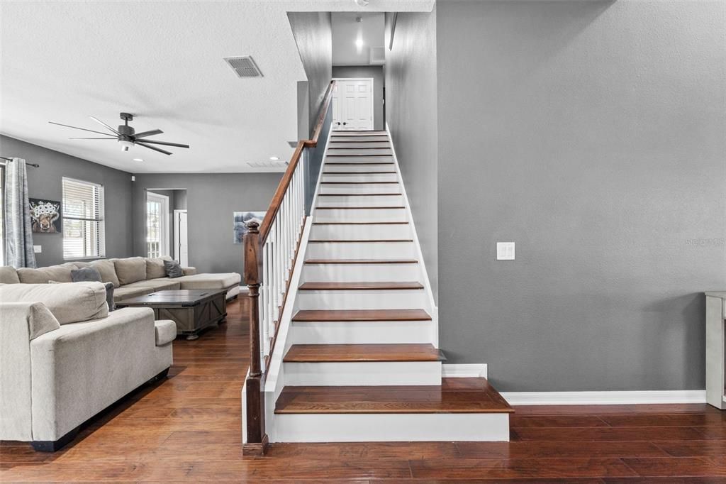 En Venta: $715,000 (5 camas, 3 baños, 3325 Pies cuadrados)