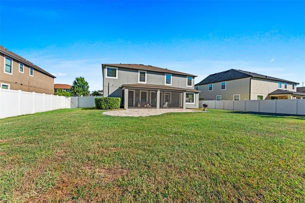 En Venta: $715,000 (5 camas, 3 baños, 3325 Pies cuadrados)