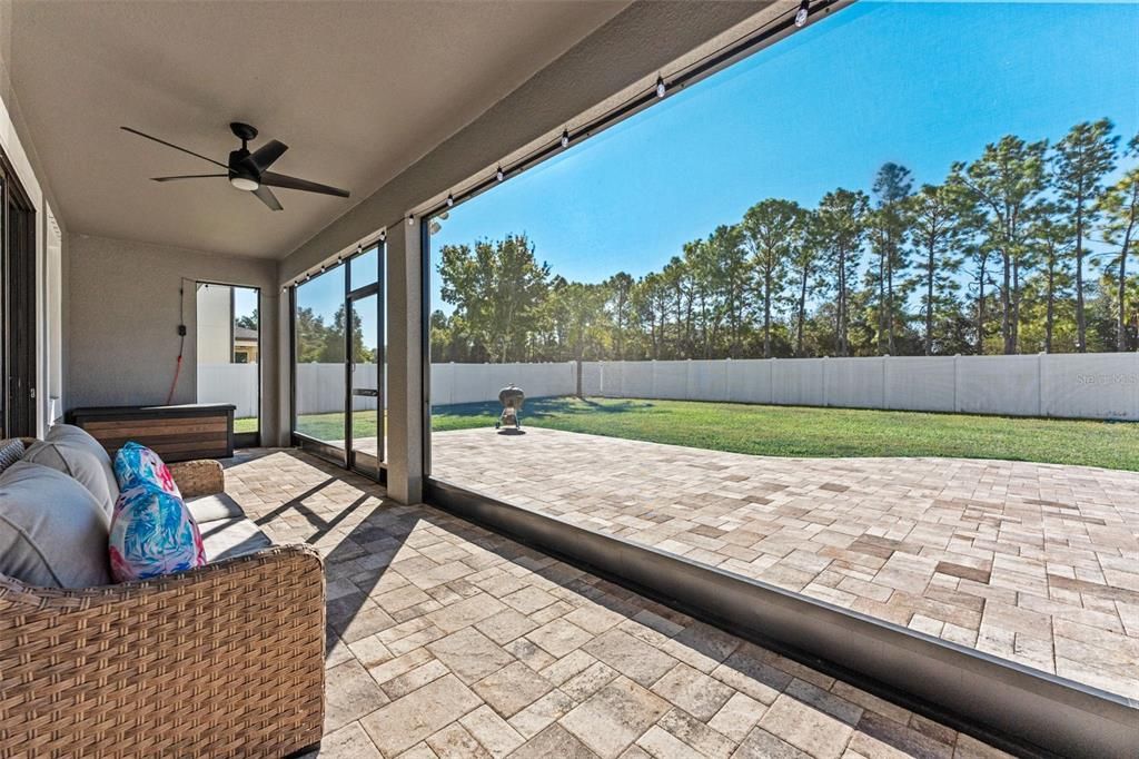 En Venta: $715,000 (5 camas, 3 baños, 3325 Pies cuadrados)