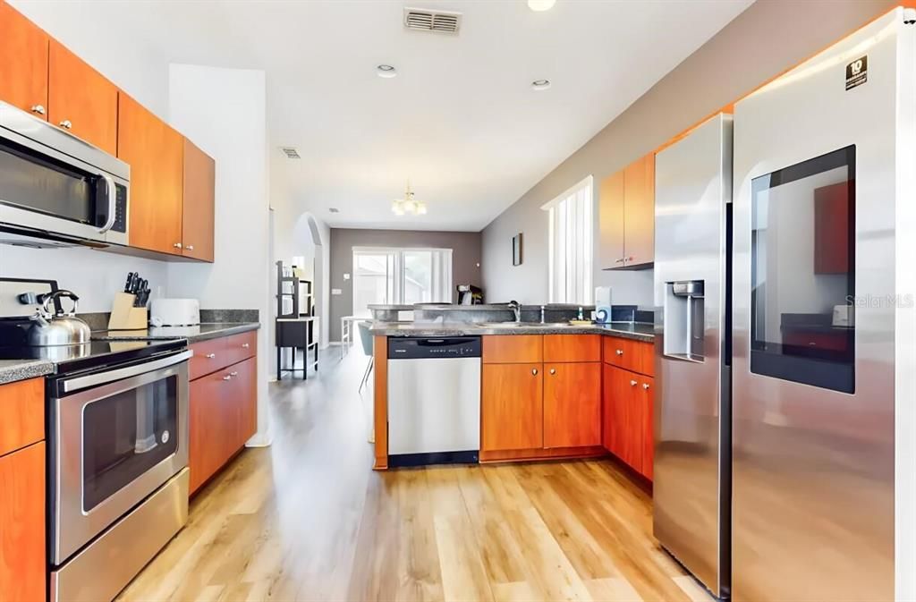 For Sale: $510,000 (5 beds, 3 baths, 2351 Square Feet)