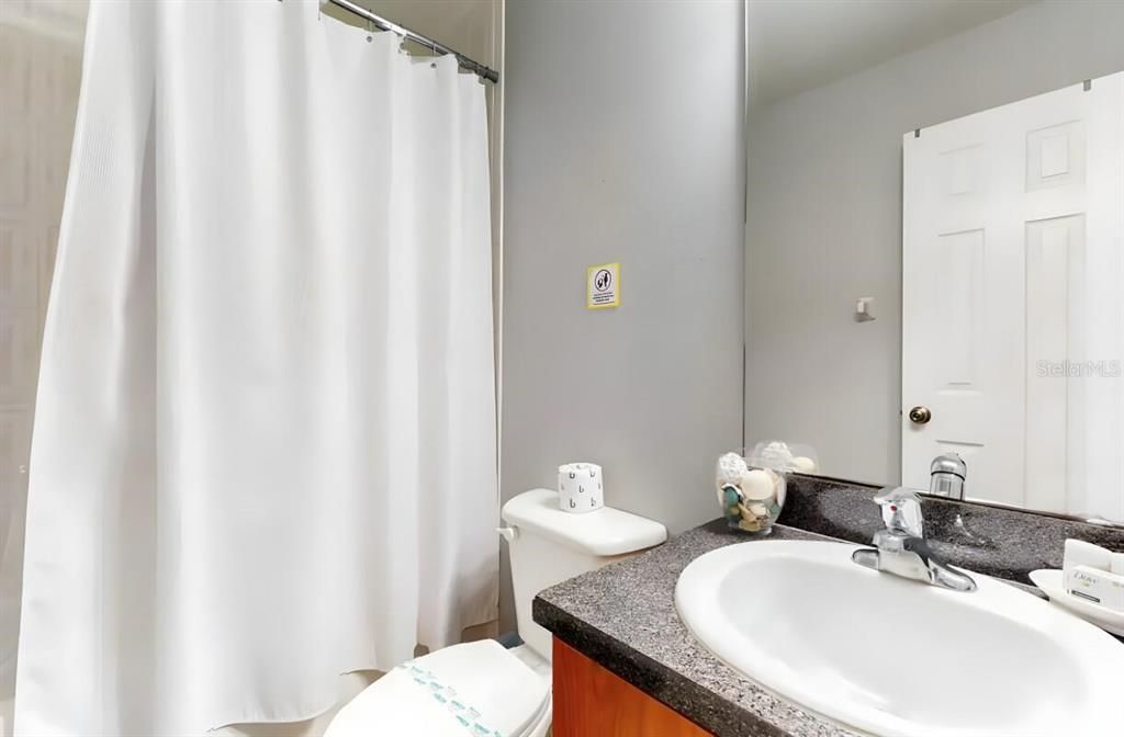 For Sale: $510,000 (5 beds, 3 baths, 2351 Square Feet)