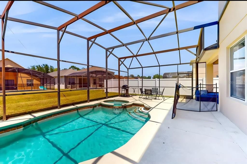 For Sale: $510,000 (5 beds, 3 baths, 2351 Square Feet)