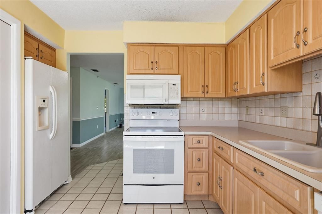 Под контрактом: $155,000 (2 спален, 2 ванн, 1144 Квадратных фут)