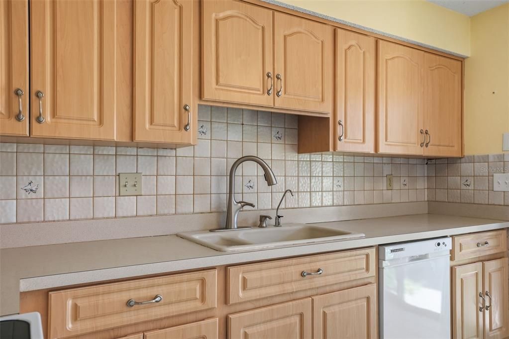 Под контрактом: $155,000 (2 спален, 2 ванн, 1144 Квадратных фут)