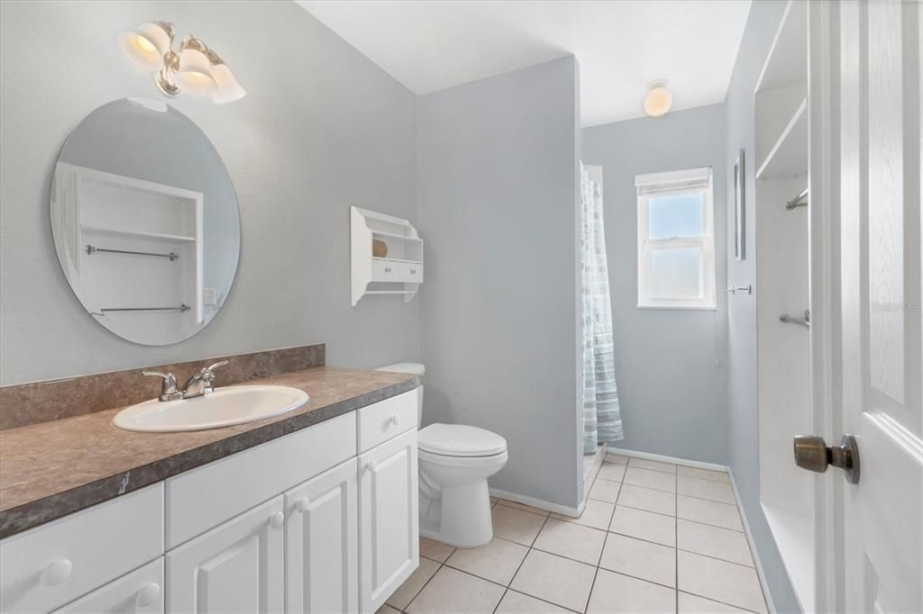 Activo con contrato: $275,000 (2 camas, 2 baños, 1204 Pies cuadrados)