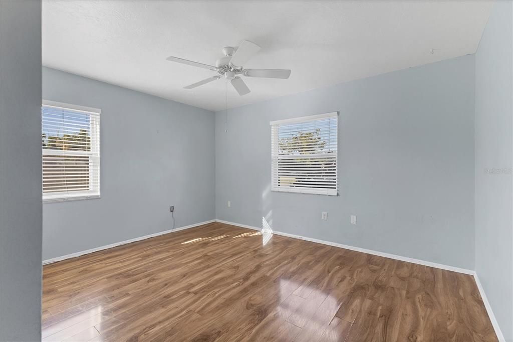 Activo con contrato: $275,000 (2 camas, 2 baños, 1204 Pies cuadrados)