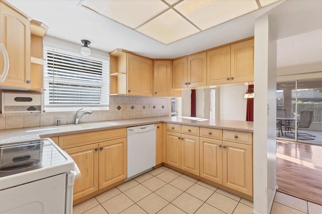 Activo con contrato: $275,000 (2 camas, 2 baños, 1204 Pies cuadrados)