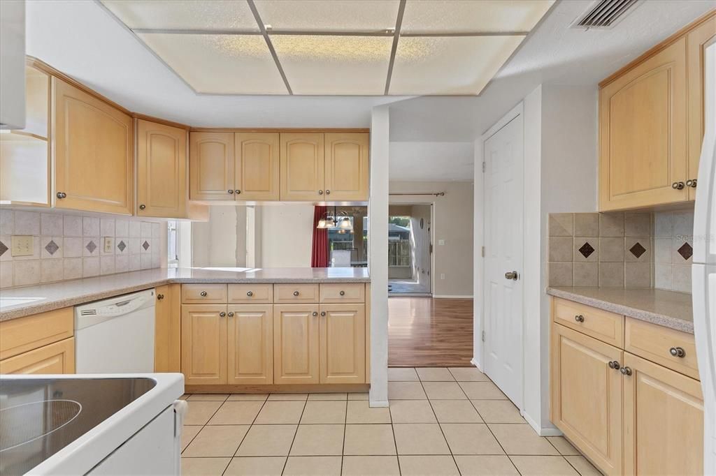 Activo con contrato: $275,000 (2 camas, 2 baños, 1204 Pies cuadrados)