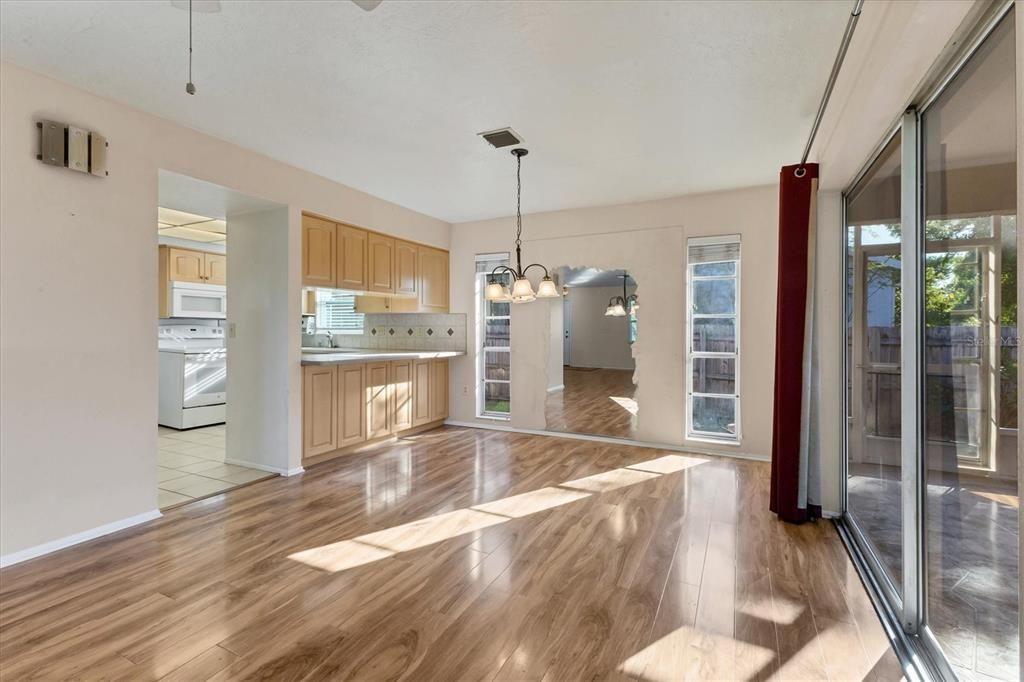 Activo con contrato: $275,000 (2 camas, 2 baños, 1204 Pies cuadrados)