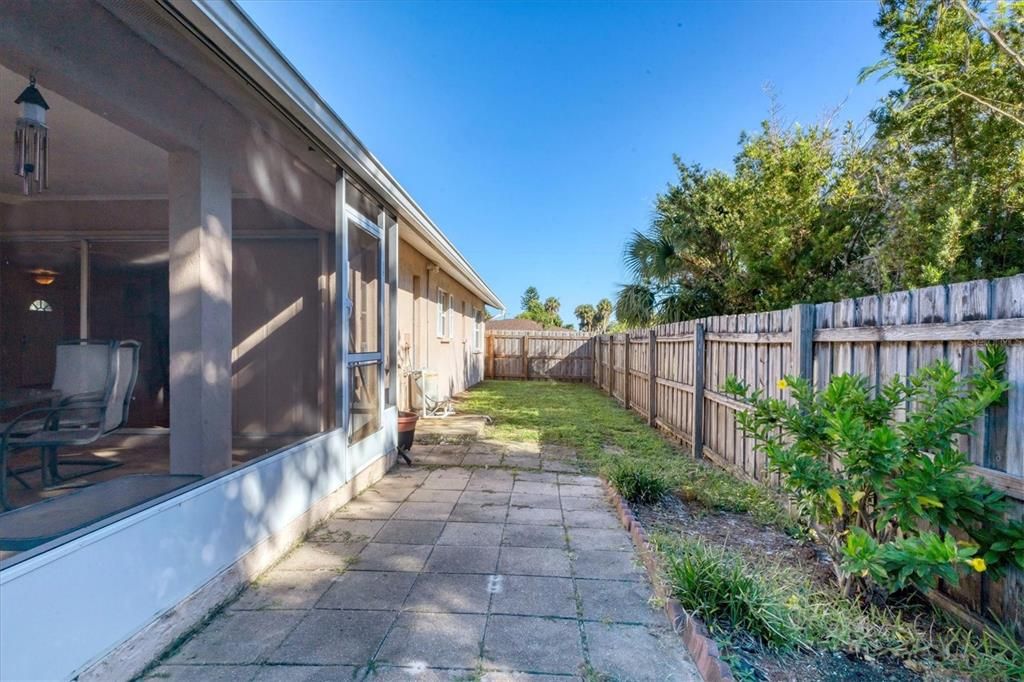 Activo con contrato: $275,000 (2 camas, 2 baños, 1204 Pies cuadrados)