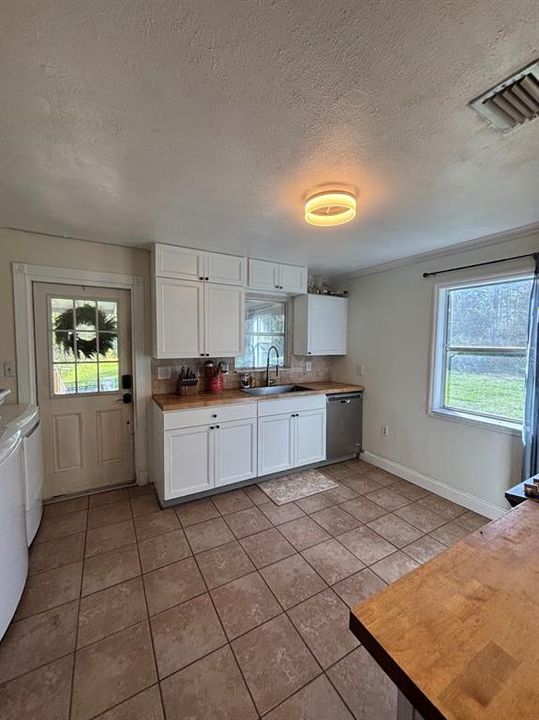 En Venta: $275,500 (3 camas, 2 baños, 1368 Pies cuadrados)