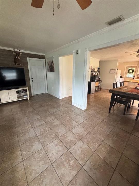 En Venta: $275,500 (3 camas, 2 baños, 1368 Pies cuadrados)