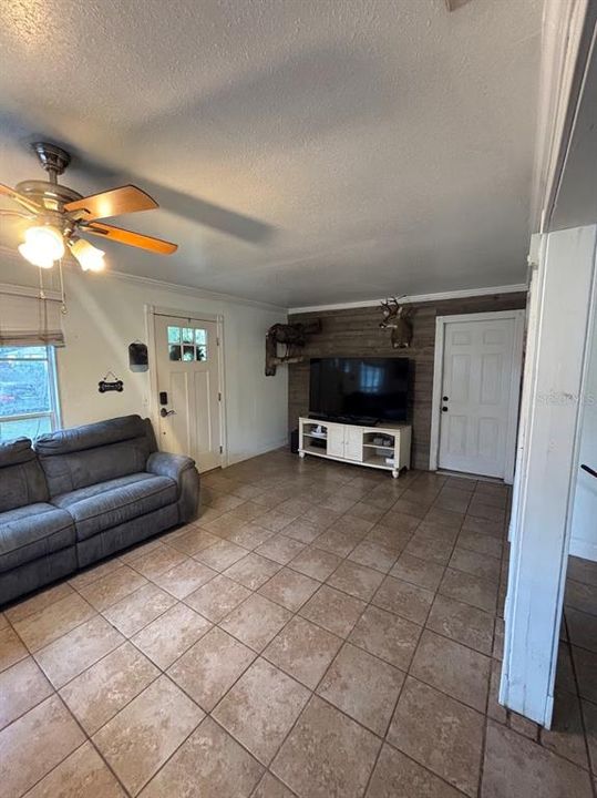 En Venta: $275,500 (3 camas, 2 baños, 1368 Pies cuadrados)