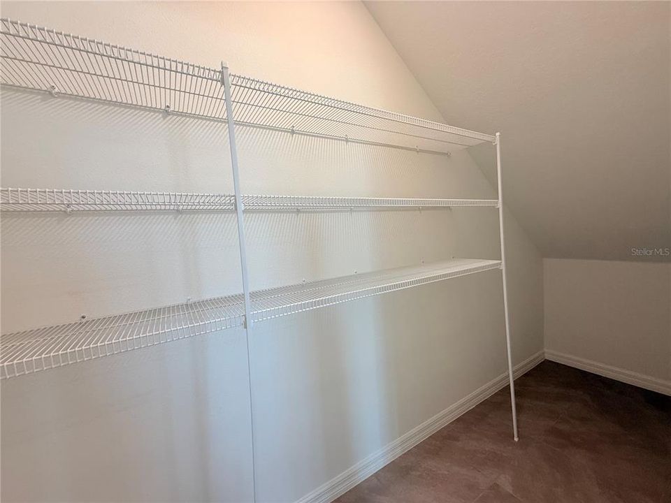 Под контрактом: $360,000 (4 спален, 2 ванн, 2305 Квадратных фут)