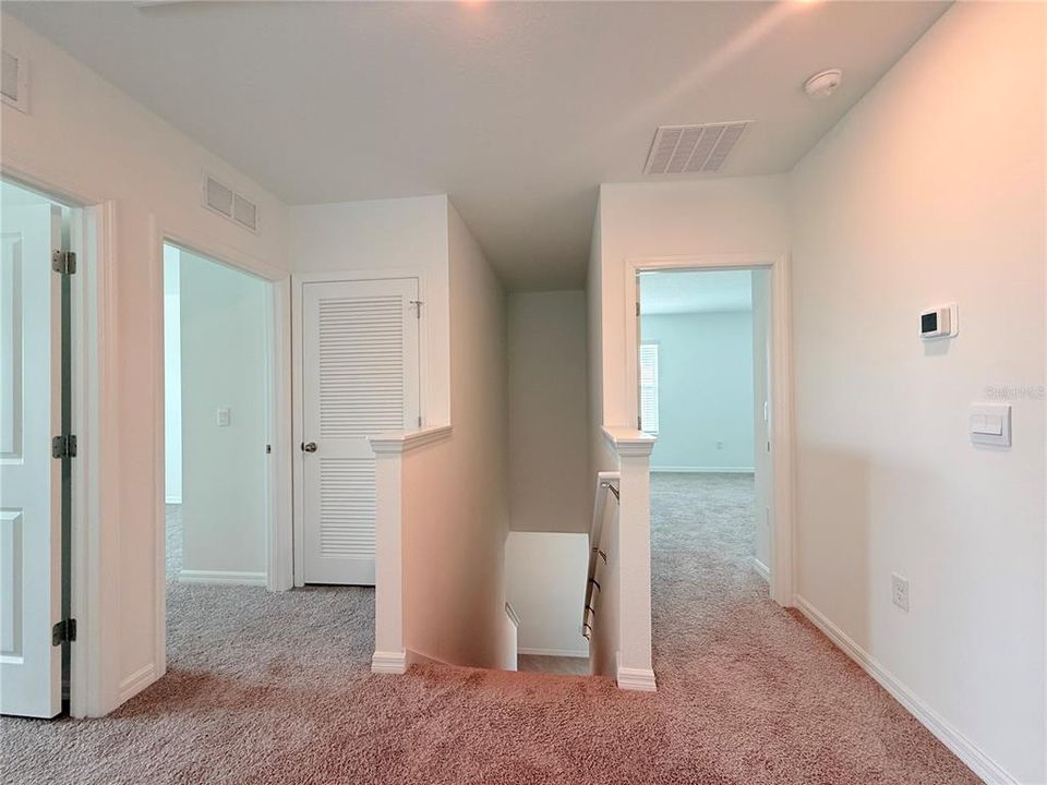 Под контрактом: $360,000 (4 спален, 2 ванн, 2305 Квадратных фут)