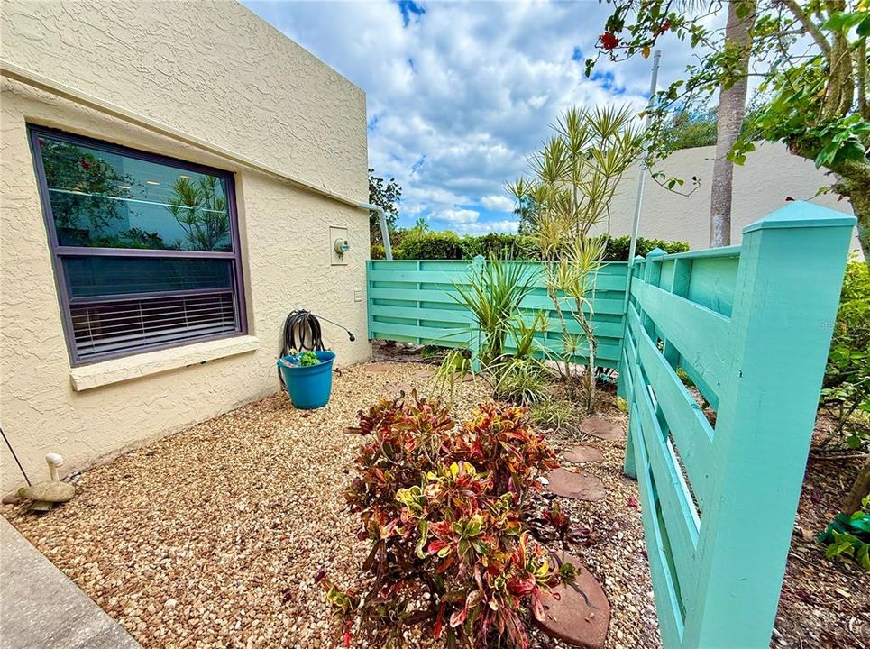 For Sale: $349,000 (3 beds, 2 baths, 1973 Square Feet)