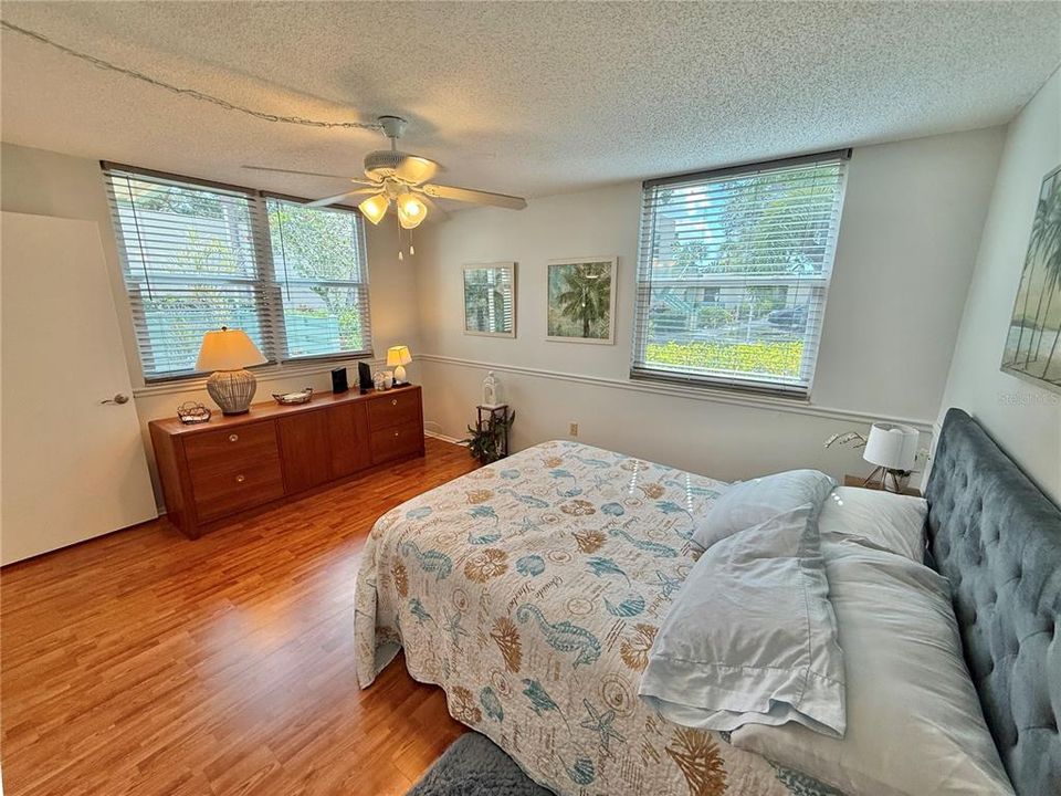 For Sale: $349,000 (3 beds, 2 baths, 1973 Square Feet)