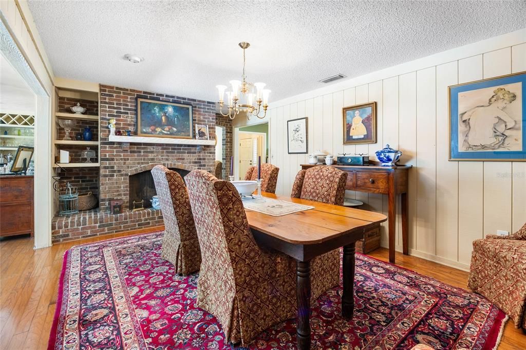 For Sale: $455,000 (4 beds, 2 baths, 2301 Square Feet)