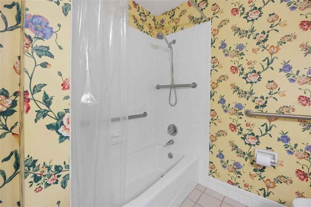 For Sale: $455,000 (4 beds, 2 baths, 2301 Square Feet)