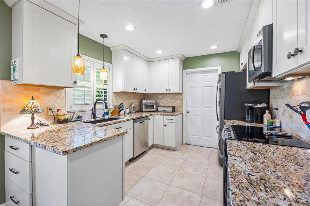 For Sale: $455,000 (4 beds, 2 baths, 2301 Square Feet)