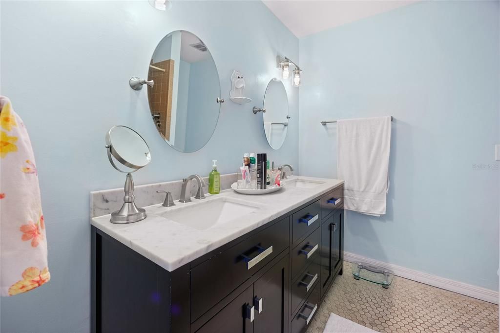 For Sale: $455,000 (4 beds, 2 baths, 2301 Square Feet)