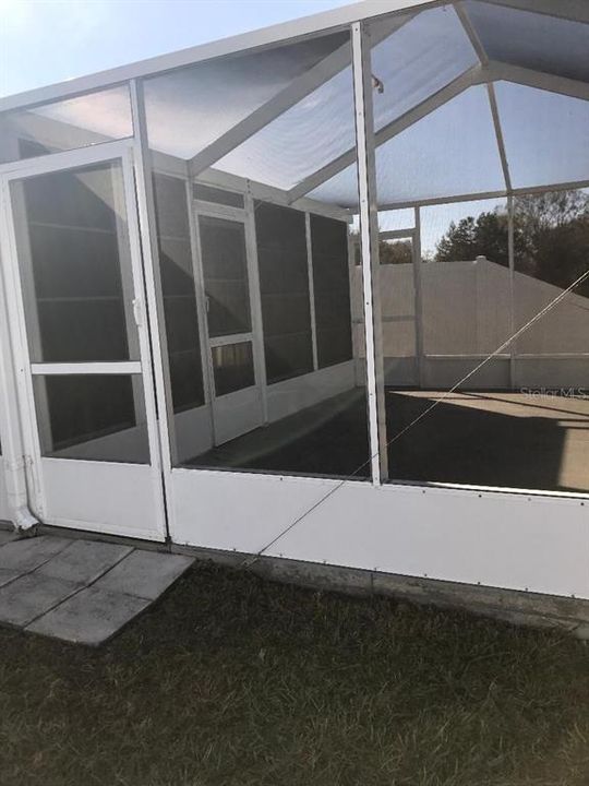 出租: $2,275 (4 贝兹, 2 浴室, 1971 平方英尺)