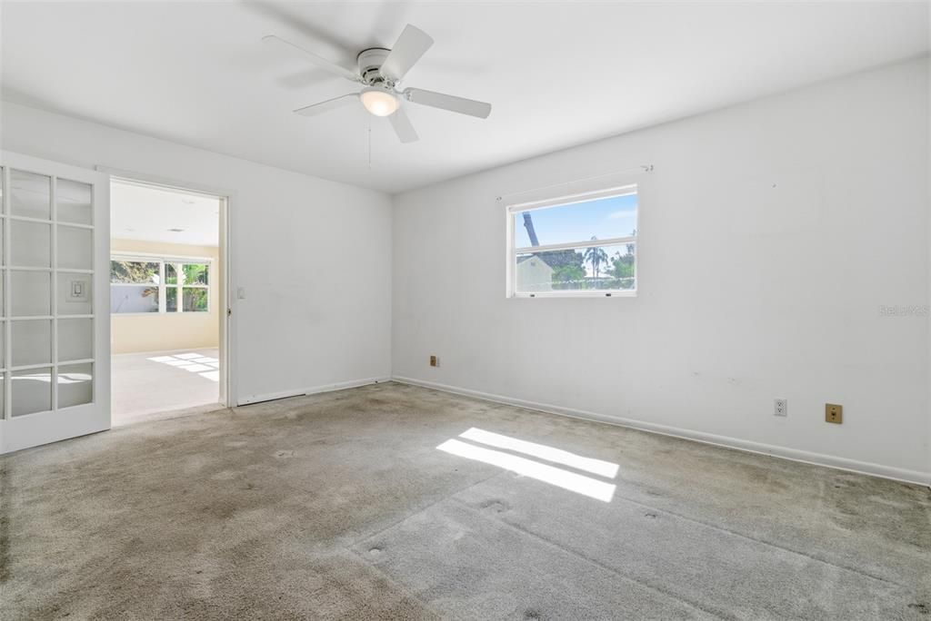 Под контрактом: $850,000 (3 спален, 2 ванн, 2350 Квадратных фут)