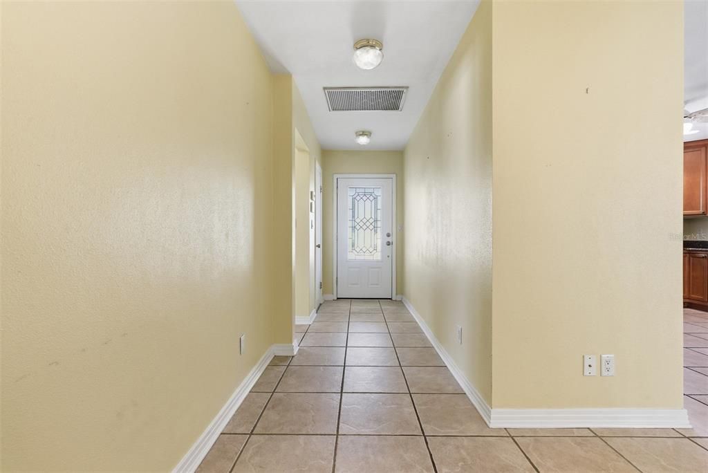 Под контрактом: $850,000 (3 спален, 2 ванн, 2350 Квадратных фут)