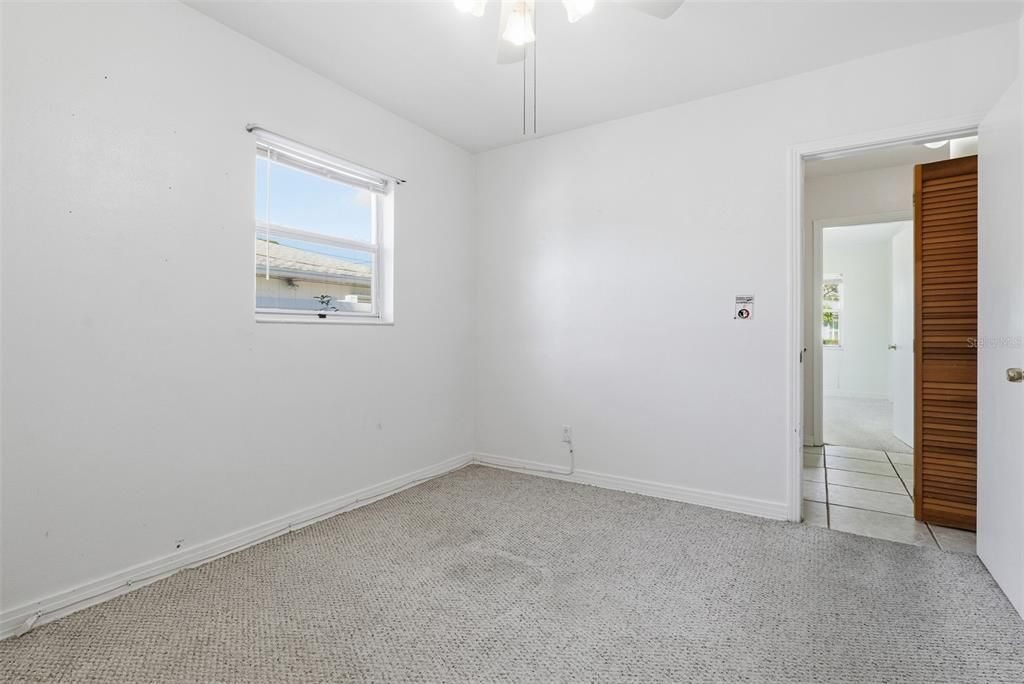 Под контрактом: $850,000 (3 спален, 2 ванн, 2350 Квадратных фут)