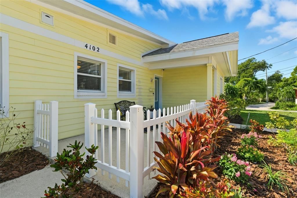 Под контрактом: $850,000 (3 спален, 2 ванн, 2350 Квадратных фут)