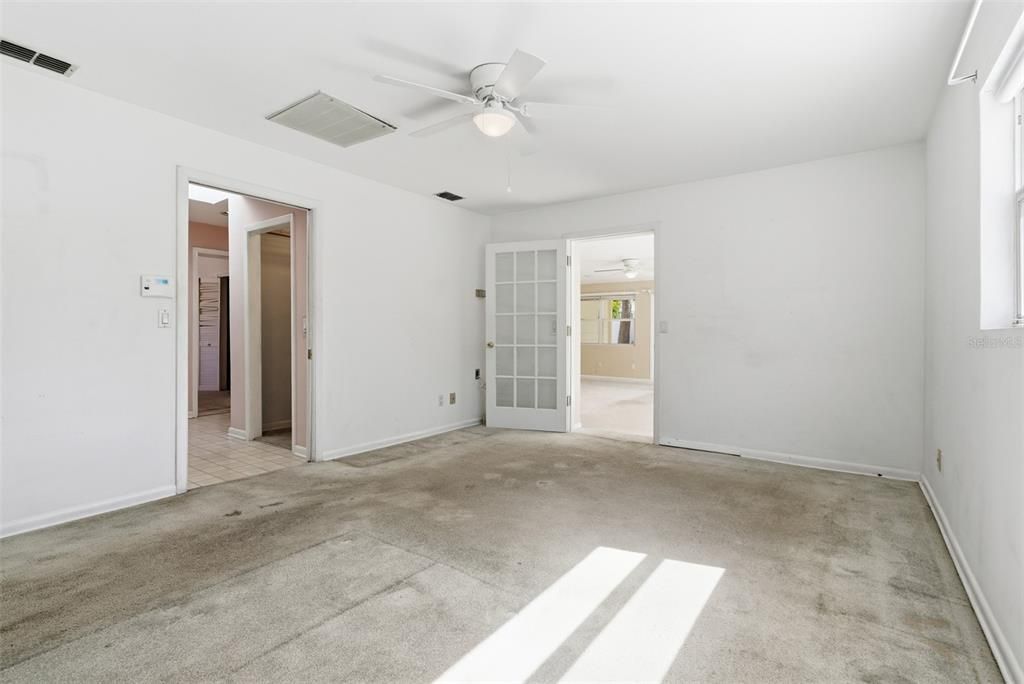 Под контрактом: $850,000 (3 спален, 2 ванн, 2350 Квадратных фут)