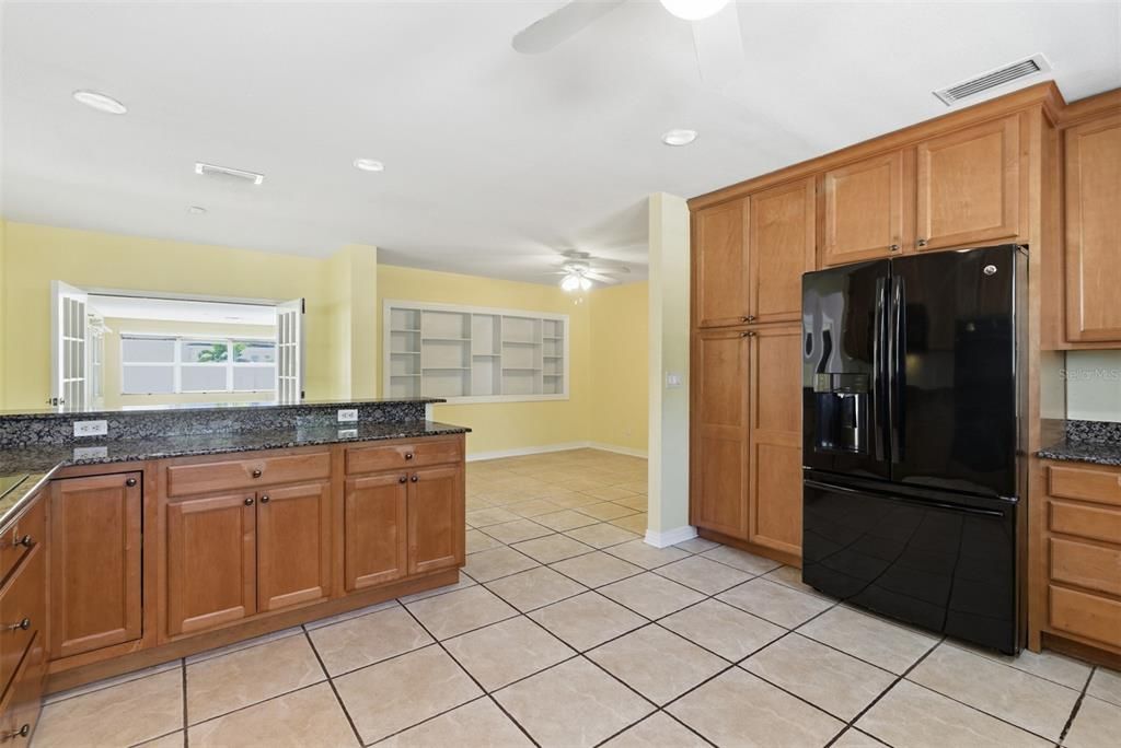 Под контрактом: $850,000 (3 спален, 2 ванн, 2350 Квадратных фут)