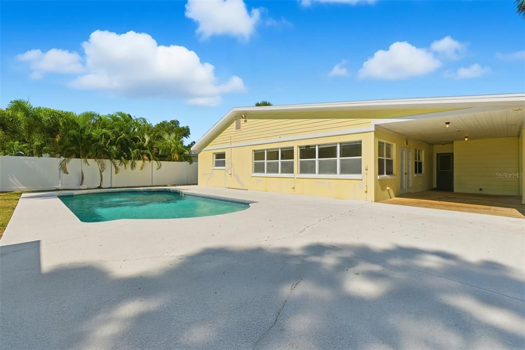 Под контрактом: $850,000 (3 спален, 2 ванн, 2350 Квадратных фут)