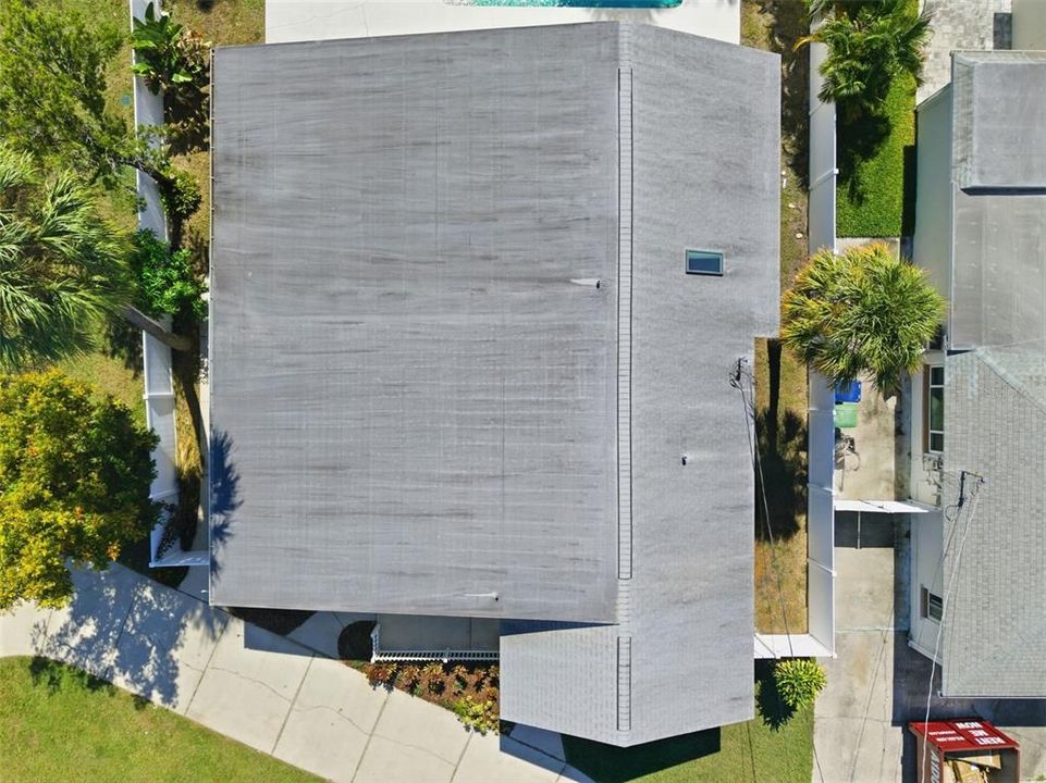 Под контрактом: $850,000 (3 спален, 2 ванн, 2350 Квадратных фут)