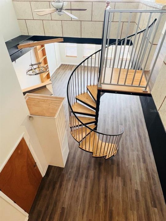 For Rent: $1,700 (2 beds, 1 baths, 1600 Square Feet)