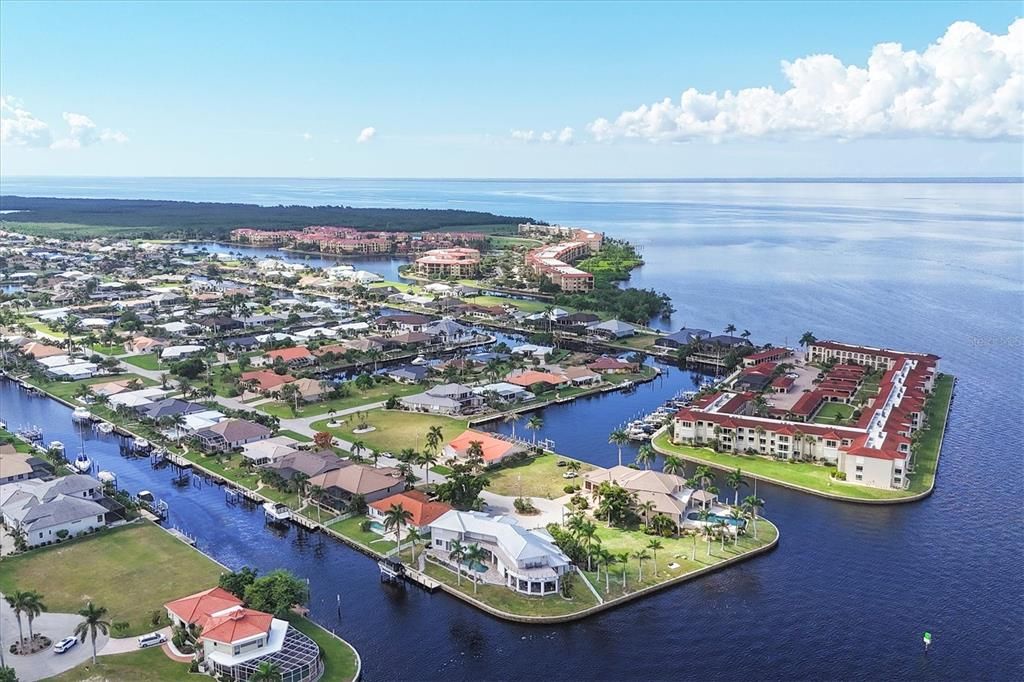 待售: $1,200,000 (0.24 acres)