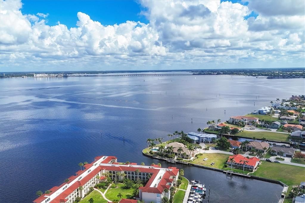 待售: $1,200,000 (0.24 acres)