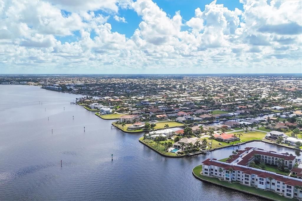 待售: $1,200,000 (0.24 acres)