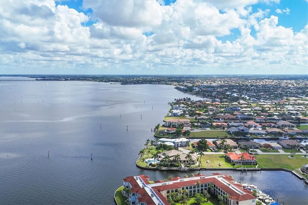 待售: $1,200,000 (0.24 acres)