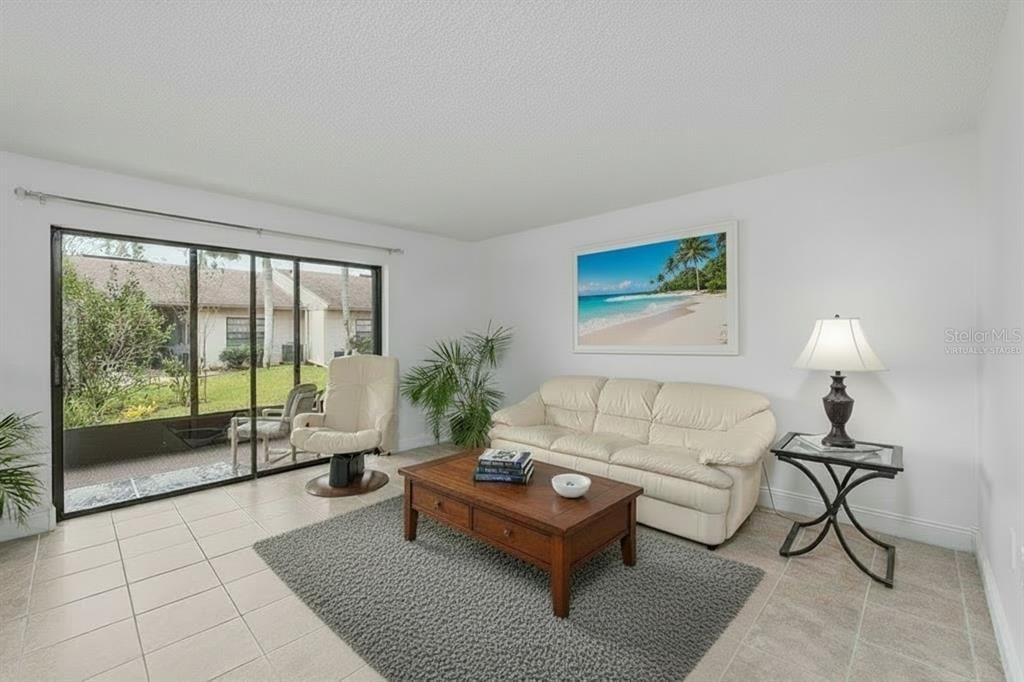 For Sale: $319,000 (4 beds, 2 baths, 1550 Square Feet)