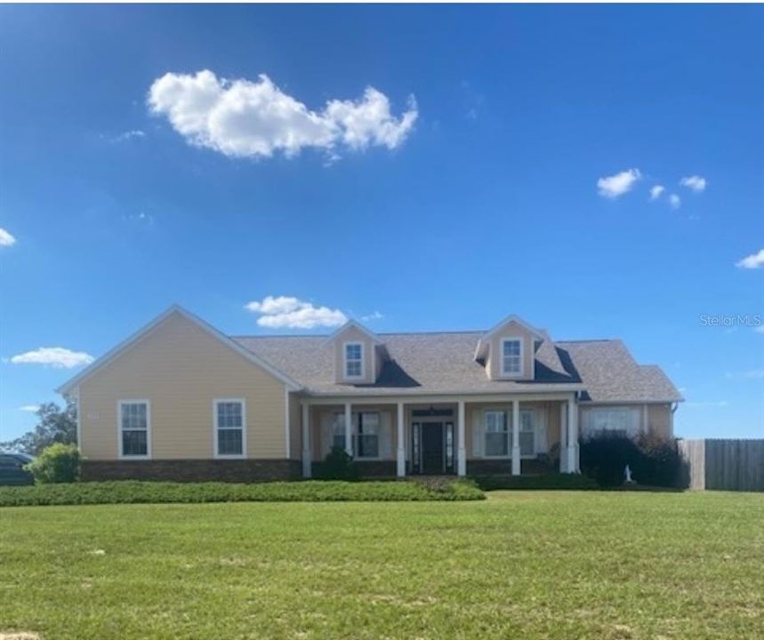 Recently Sold: $2,150,000 (3 beds, 2 baths, 3726 Square Feet)