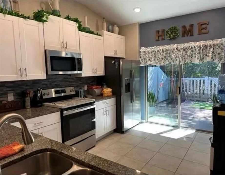 出租: $2,200 (3 贝兹, 2 浴室, 1495 平方英尺)