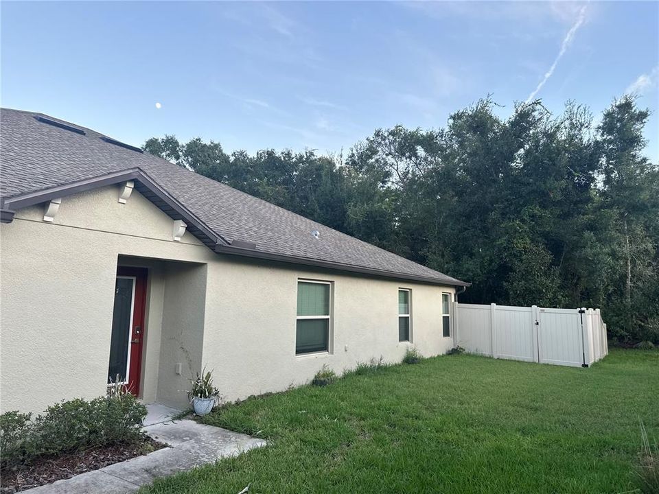 出租: $2,200 (3 贝兹, 2 浴室, 1495 平方英尺)